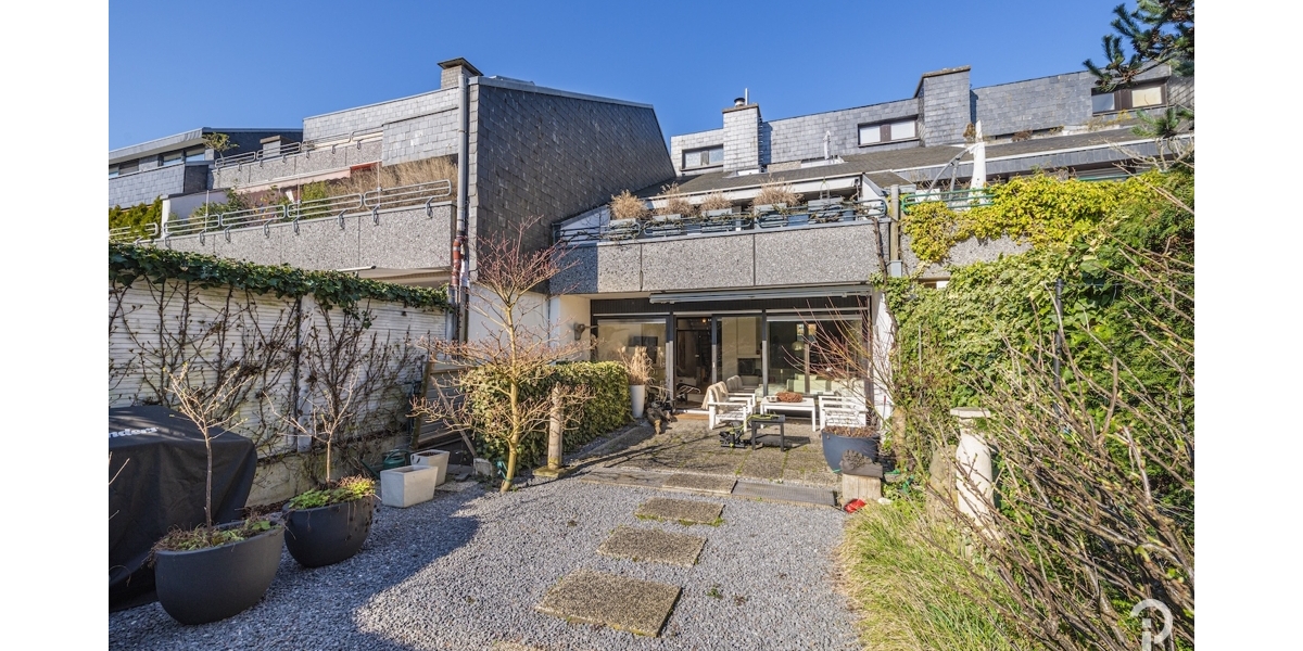 Charmantes Split-Level-Reihenendhaus in unmittelbarer Rheinnähe im Herzen von Düsseldorf-Benrath - Reihenendhaus Düsseldorf Stadtbezirk 9 | Angebot:27007603