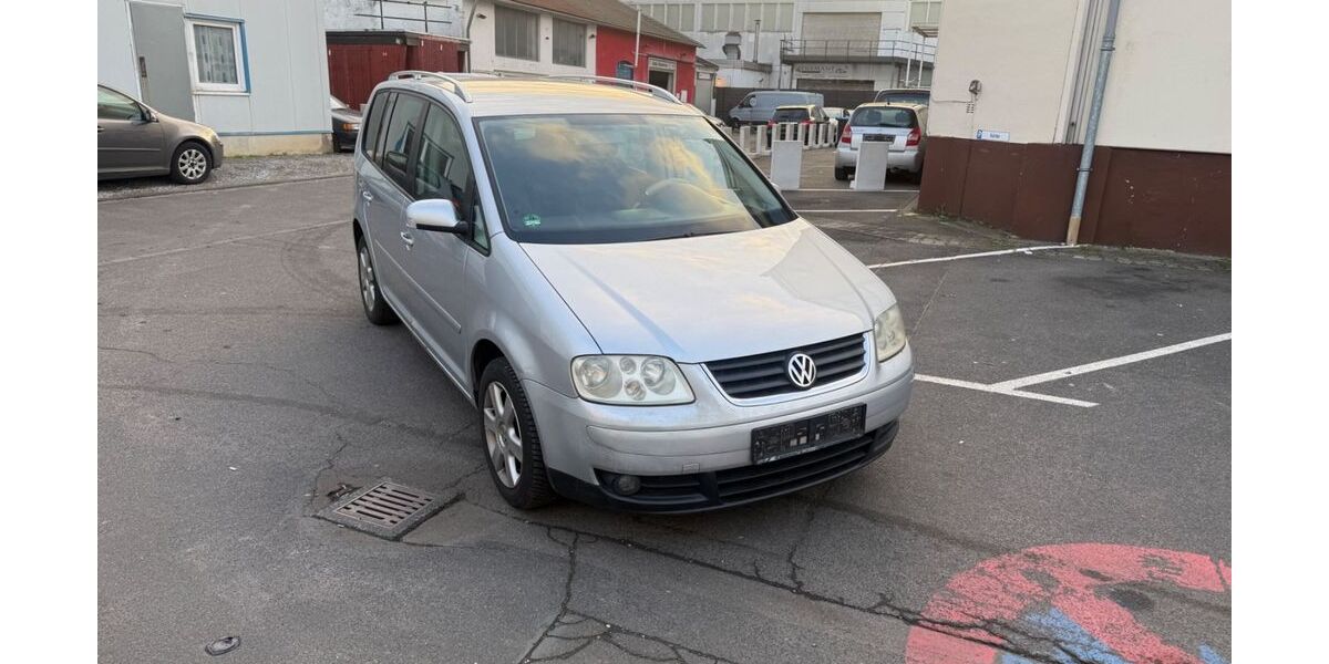 VW Touran 264.000 km 1.499 &euro; Köln 51109