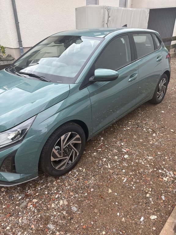 Hyundai i20 3.254 km 14.999 € Köln 51107
