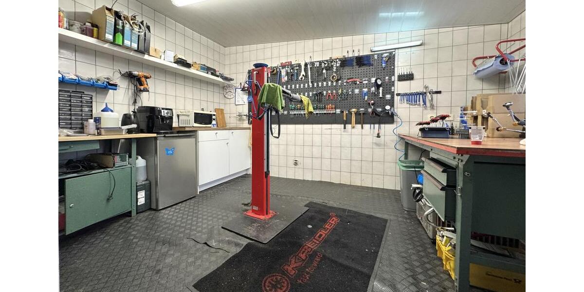 Vielseitig nutzbares Ladenlokal in Top-Lage – ca. 104 m² Gesamtfläche mit großer Fensterfront zimmer