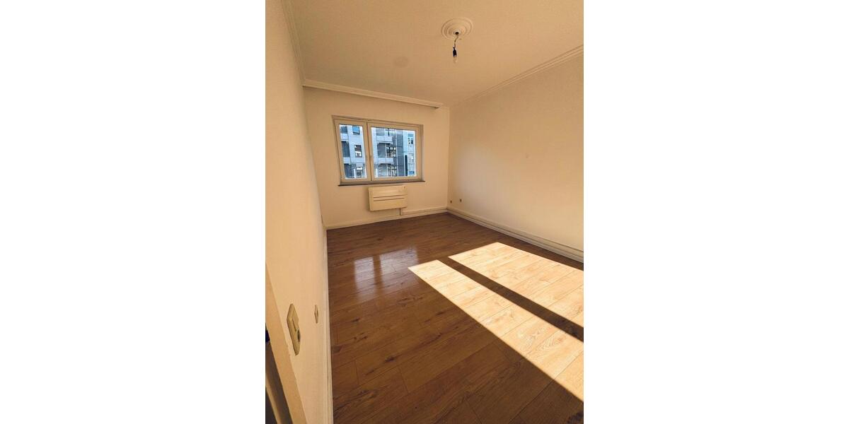 Etagenwohnung Düsseldorf Oberbilk - 2 Zimmer, 58 m&sup2;, 275.500&euro; | Angebot:24950303