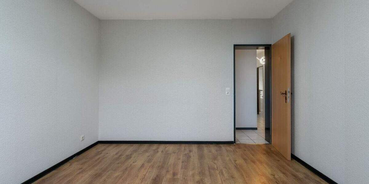 Etagenwohnung Bergheim Ahe - 4 Zimmer, 90 m&sup2;, 110.000&euro; | Angebot:23961489