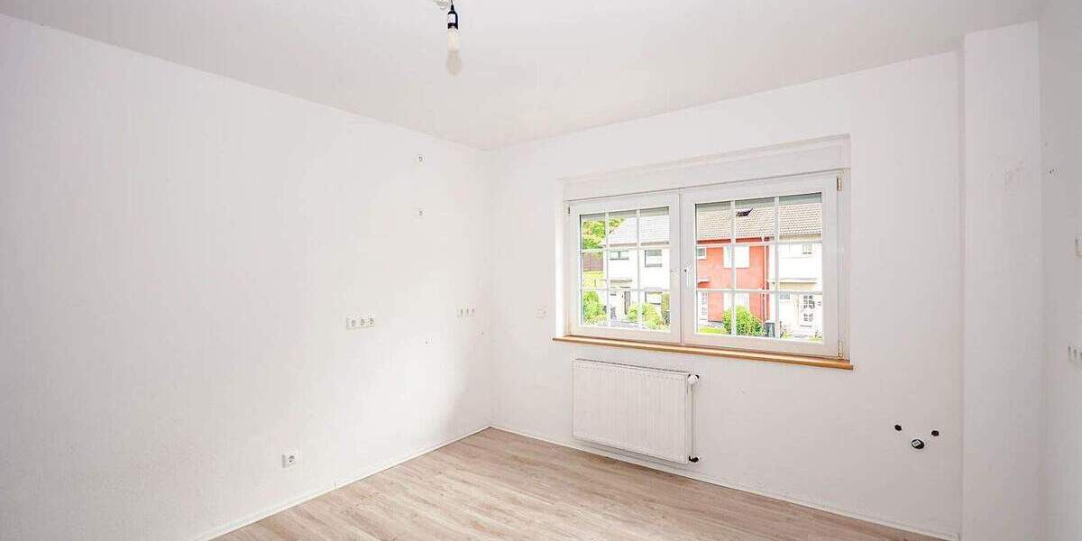 Gepflegtes Reihenhaus mit modernisierter Ausstattung, Garten, Keller und zwei Stellplätzen 5 zimmer