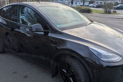 Tesla Model Y 36.500 km 34.000 &euro; Niederkassel 53859