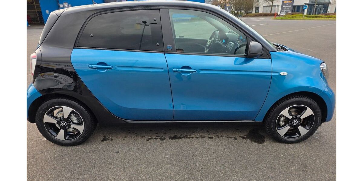 Smart ForFour 16.900 km 11.200 &euro; Neuss 41470