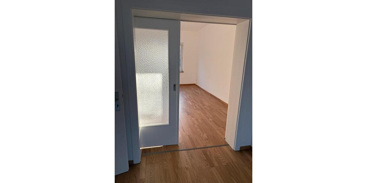 Etagenwohnung Düsseldorf Derendorf - 3 Zimmer, 96 m&sup2;, 1.750&euro; | Angebot:25420377