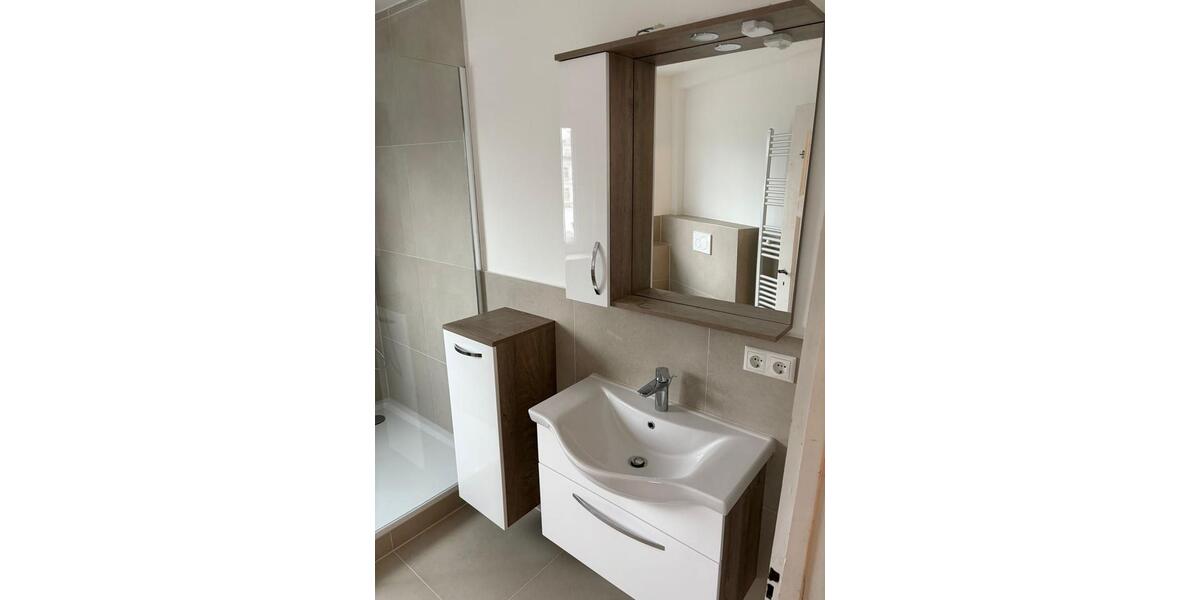 Dachgeschoßwohnung Wermelskirchen - 3 Zimmer, 89 m&sup2;, 950&euro; | Angebot:26194914