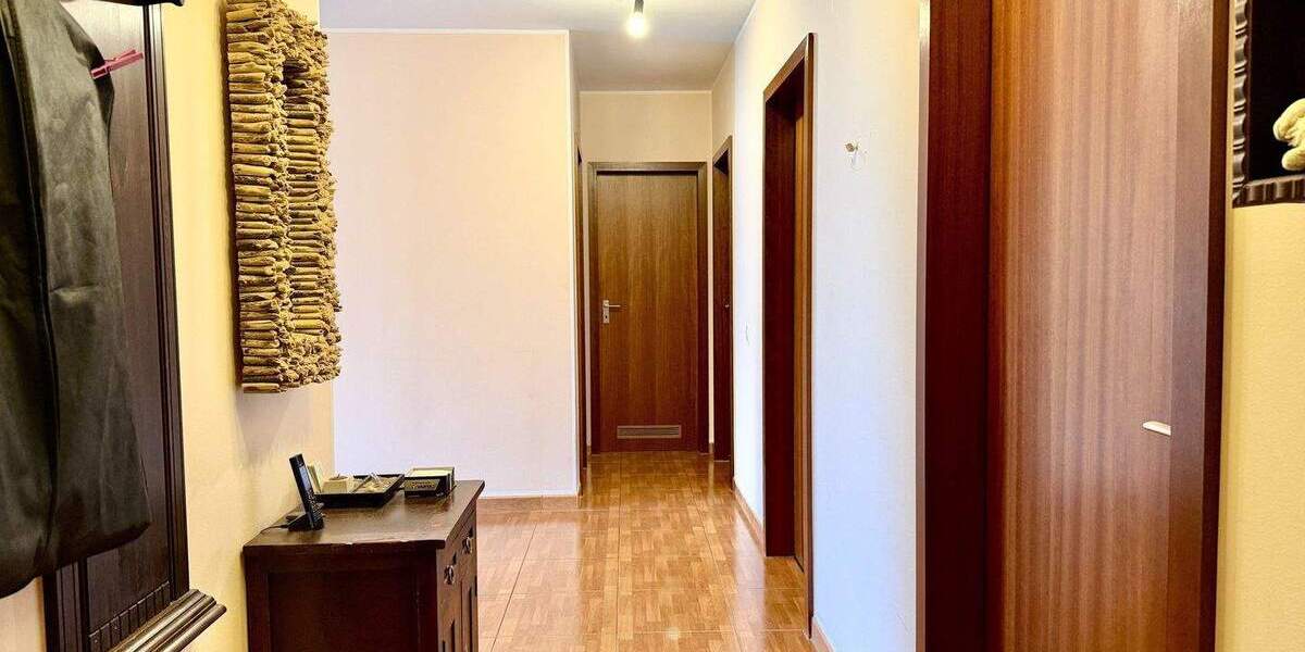 Etagenwohnung Düsseldorf Unterbach - 4 Zimmer, 109 m&sup2;, 359.000&euro; | Angebot:25687320