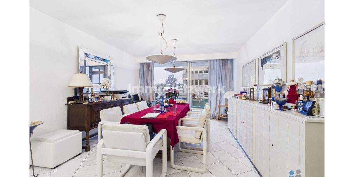 NEU***78 m² große, schicke ETW in TOPLAGE mit Balkon und TG Stellplatz***NEU 3 zimmer