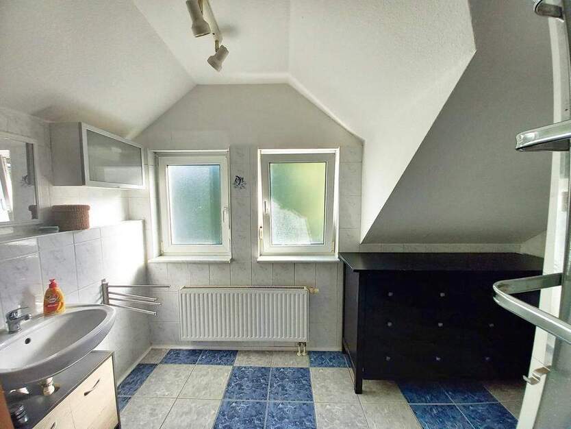 CITYHOUSE: Schöne Doppelhaushälfte mit großem Garten, Hobbyraum Souterrain, Keller, Terrasse 4 zimmer