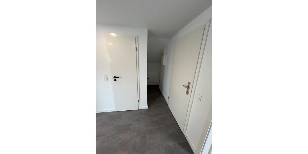 Dachgeschoßwohnung Neuss - 2 Zimmer, 65 m&sup2;, 760&euro; | Angebot:25391577