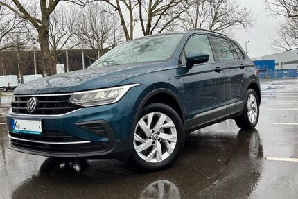 VW Tiguan 149.000 km 22.999 &euro; Köln 51149