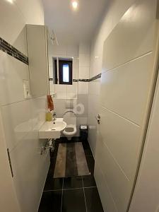 WOHNEN & VERMIETEN MIT GARTEN UND POOL - Mehrfamilienhaus, Wohnhaus Köln Porz | Angebot:26872766