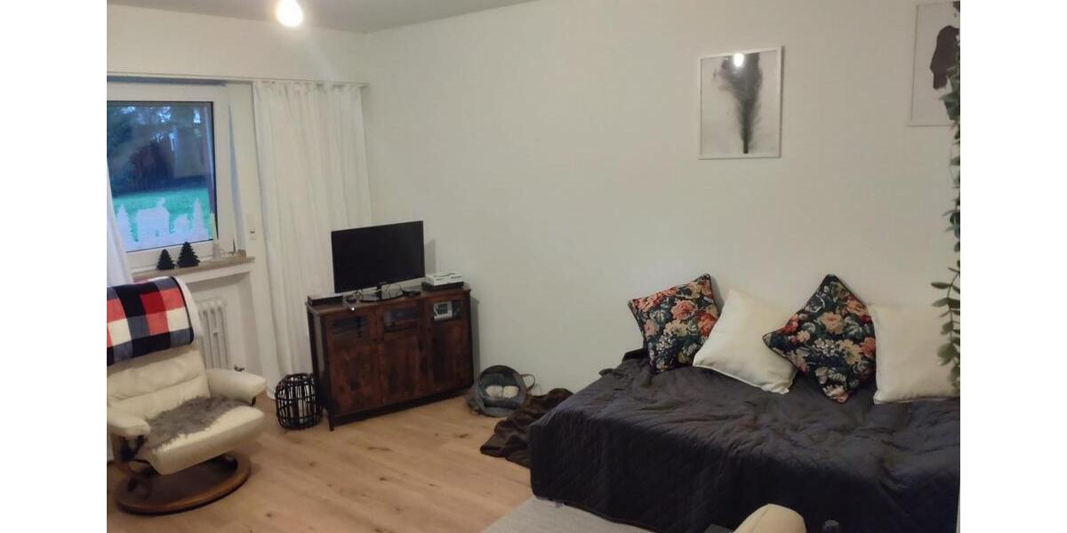 Charmante, helle, sanierte Souterrain-Wohnung 1 zimmer