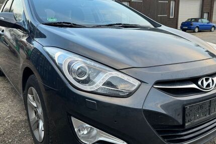 Hyundai i40 211.000 km 3.750 € Wuppertal 42279