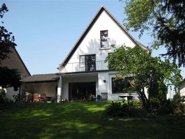Haus zum Mieten in Leverkusen 2.200 € 220 m²