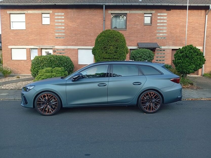 Cupra Leon 1.800 km 41.900 € Solingen 42653