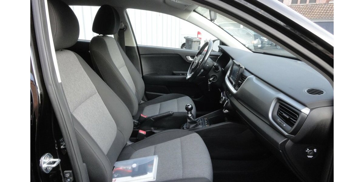 Kia Stonic 1,2 Edition7- Klima SHZ PDC Alu 33Tk,1 Hd 33.000 km 12.999 &euro; Neuss 41462