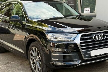 Audi Q7 199.035 km 26.800 &euro; Düsseldorf 40627