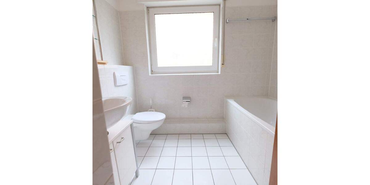 Zündorf-sonnige 2 -Zimmerwohnung mit Süd-Westbalkon im EG mit Garage iu. vorgelagertem Stellplatz 2 zimmer