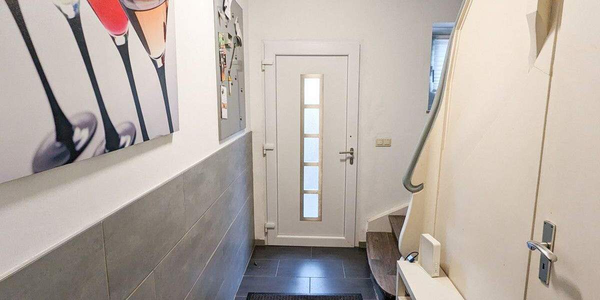 Gepflegtes 1-2-Familienhaus mit Palmengarten und Garage sucht nette Eigentümer 7 zimmer