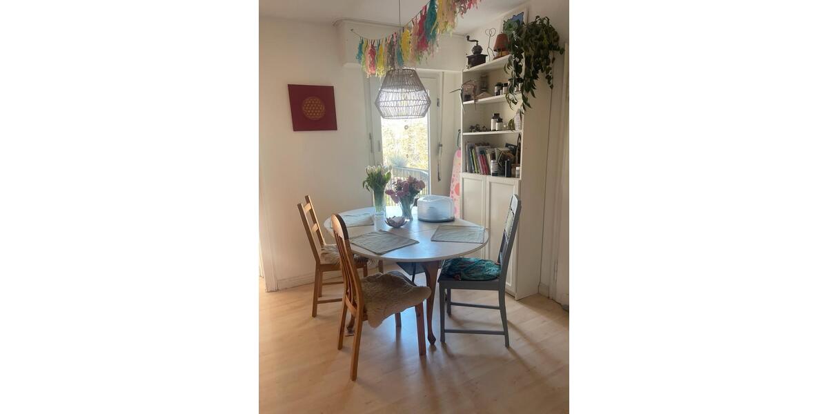 Dachgeschoßwohnung Bergisch Gladbach Frankenforst - 2.5 Zimmer, 70 m&sup2;, 540&euro; | Angebot:25979596