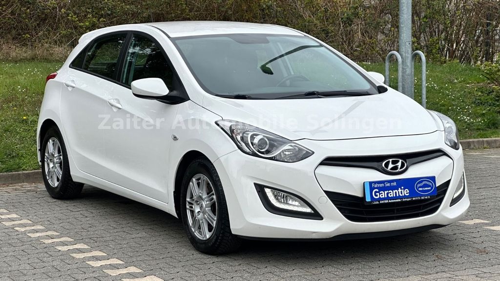 Hyundai i30 182.000 km 5.490 &euro; Solingen 42659