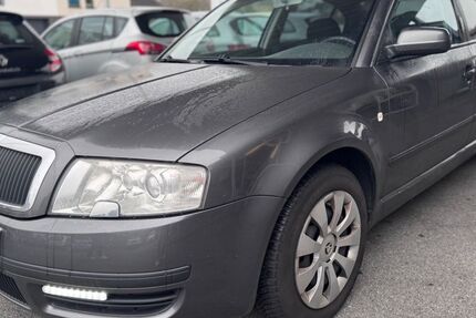 Skoda Superb 151.245 km 4.450 &euro; Hilden 40723