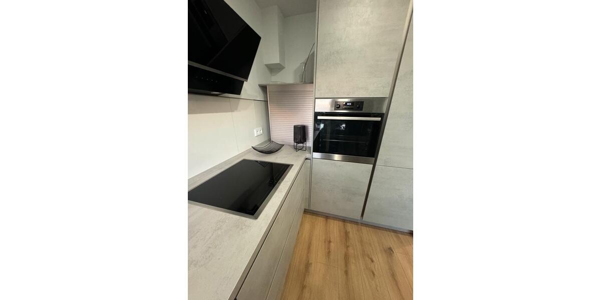 Luxuriöse und kernsanierte 2 Zimmer Wohnung 2 zimmer