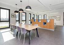 All-inclusive-Zugang zu Lounges in HQ HangarOne