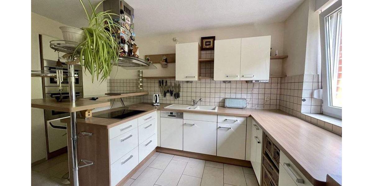 Möbliertes Reihenhaus mit Garten & Stellplatz in Köln Ossendorf zu vermieten! 4 zimmer