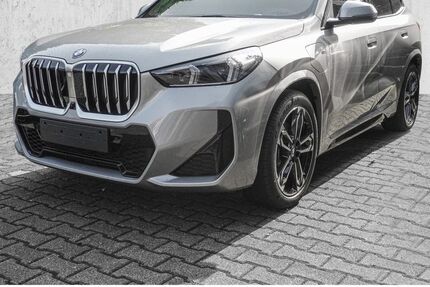 BMW X1 5.900 km 49.990 € Düsseldorf 40595