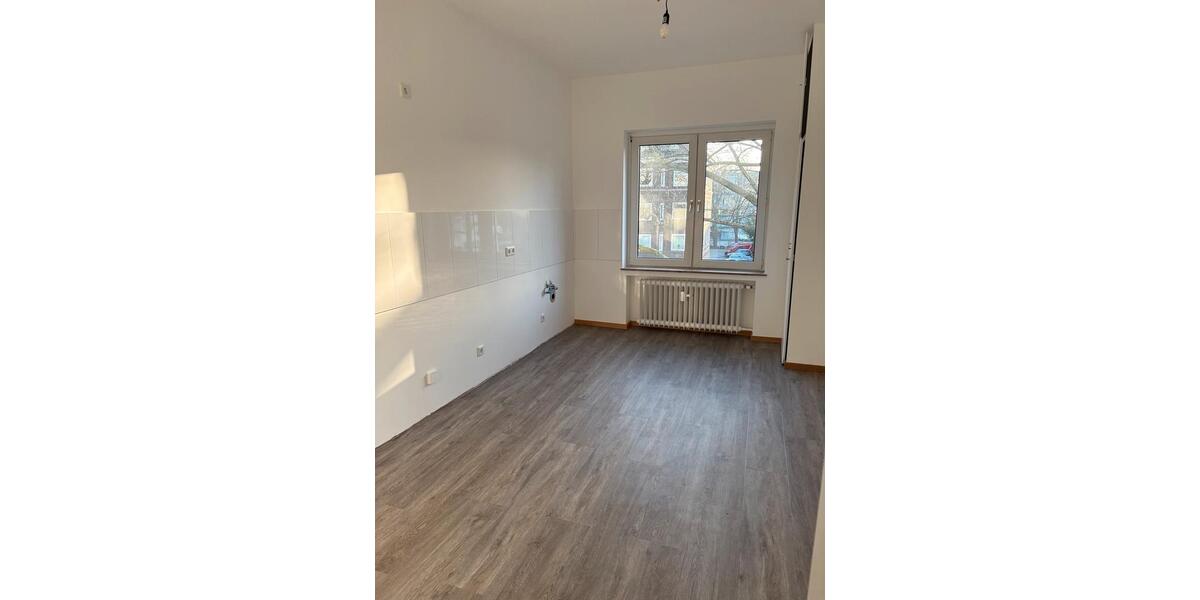 Etagenwohnung Düsseldorf Derendorf - 3 Zimmer, 96 m&sup2;, 1.750&euro; | Angebot:25612873