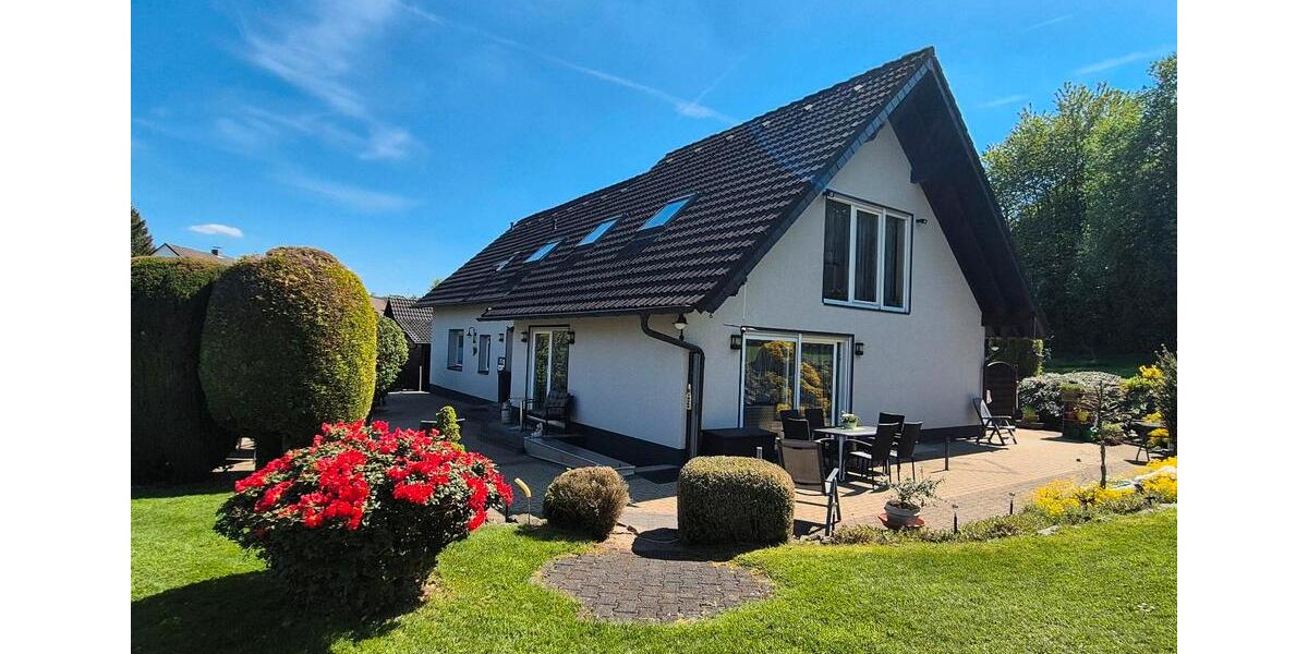 Einfamilienhaus Hückeswagen - 16 Zimmer, 241 m&sup2;, 655.000&euro; | Angebot:27147052
