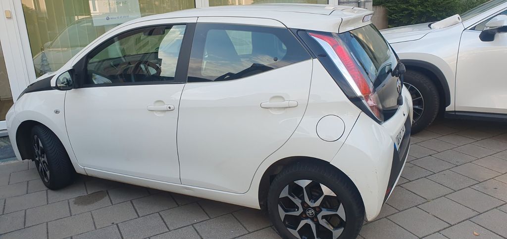 Toyota Aygo (X) 145.764 km 6.300 € Düsseldorf 40627
