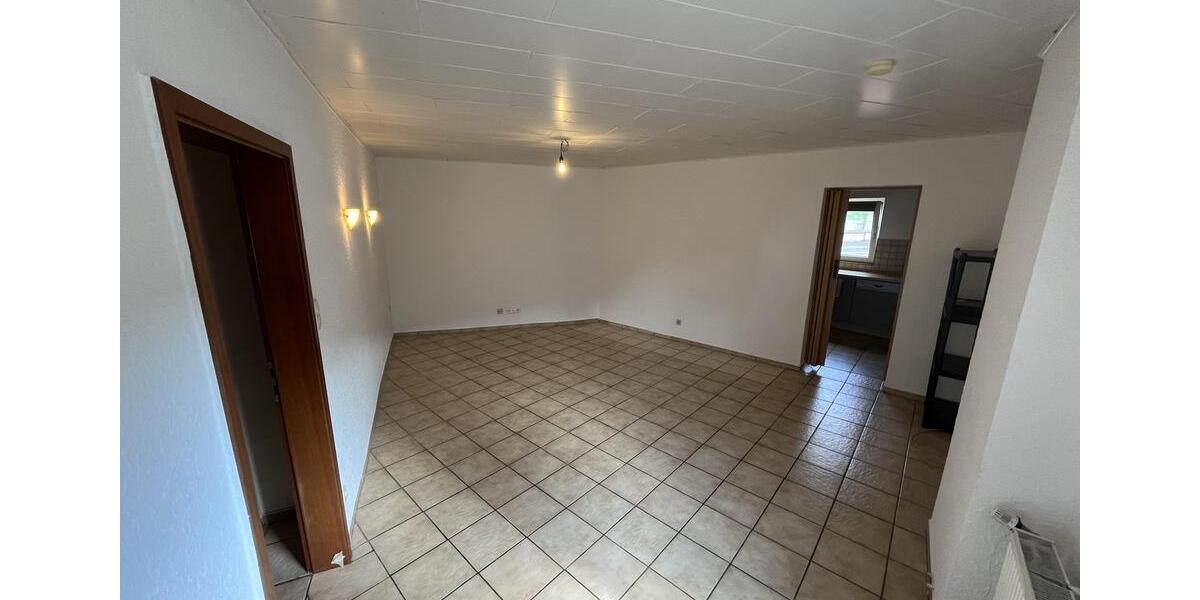 Lichtdurchflutete Maisonettewohnung in ruhiger Straße 3 zimmer