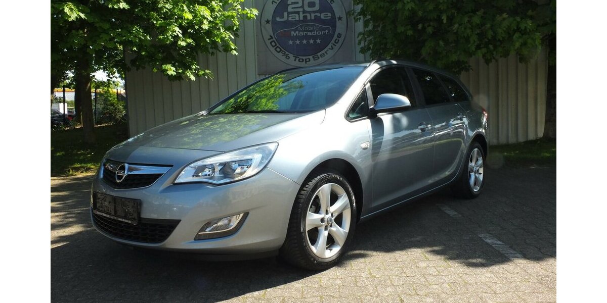 Opel Astra WM26:SPORTS TOURER EDITION PARKPILOT KLIMAAN 133.025 km 5.908 &euro; Köln 50858