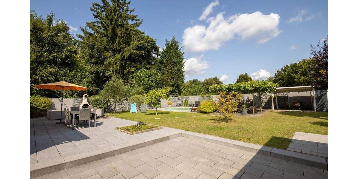 Neuwertiges, freistehendes Einfamilienhaus mit Pool und tollem Garten in zentraler Lage 4 zimmer