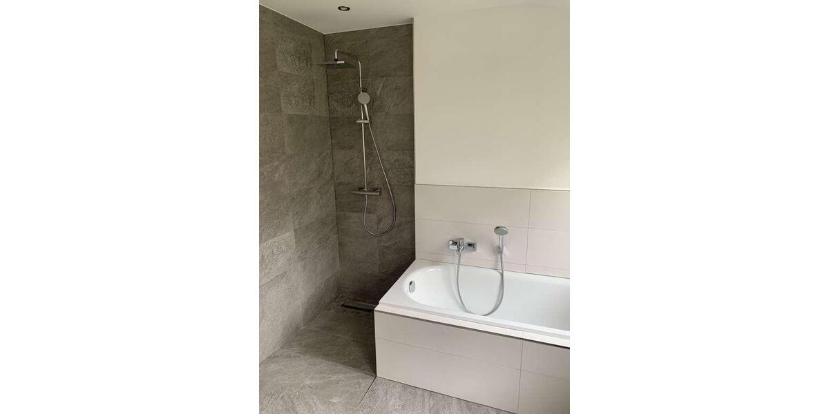 Freist. Einfamilienhaus Haus m. Schwimmbad u. Sauna zu vermieten 6 zimmer