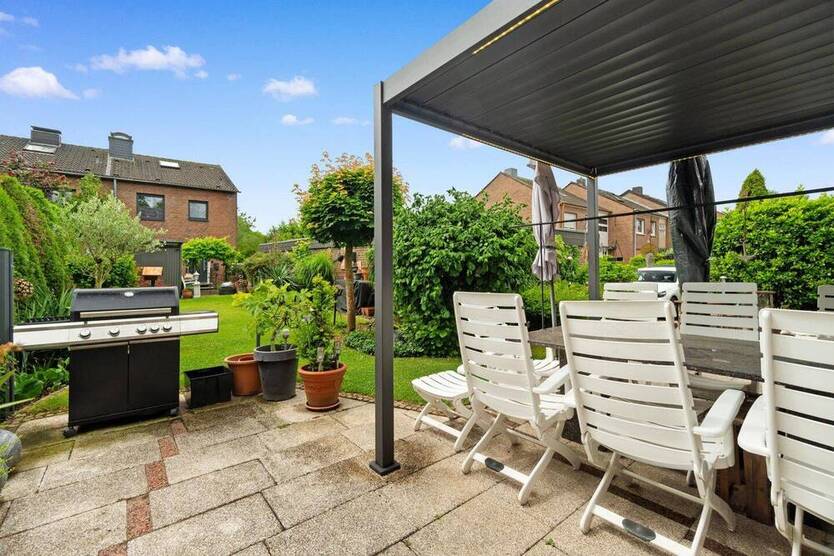 Saniert in 2001 plus Solartechnik: 5-Zi.-Reihenendhaus, großer Anbau, Garage, Stellplatz 5 zimmer