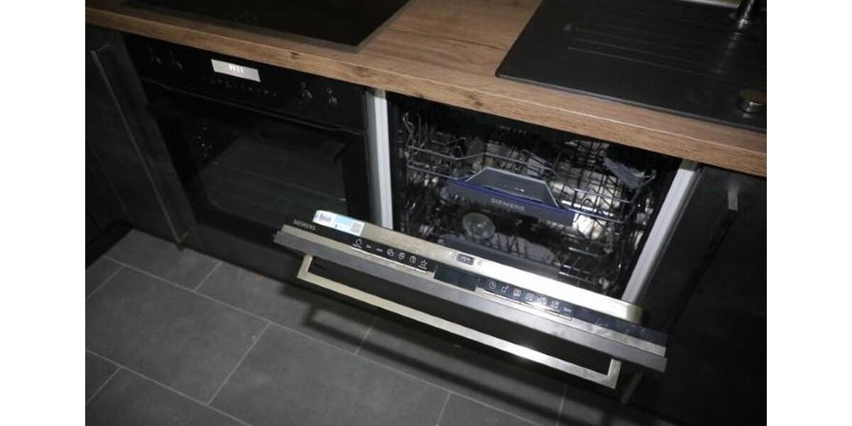 Moderne Wohnung Direkte Köln-Nähe Ruhig+Zentral Garten Balkon Gästebäder Luxusküche Kino Parkplatz 4 zimmer