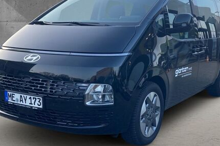 Hyundai STARIA 19.000 km 39.990 &euro; Hilden 40721