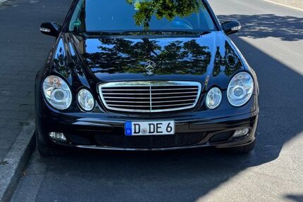 Mercedes-Benz E 220 318.750 km 3.700 &euro; Düsseldorf 40591