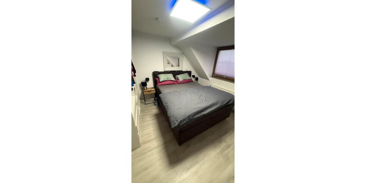 Dachgeschoßwohnung Hürth - 1 Zimmer, 42 m&sup2;, 1.210&euro; | Angebot:25616666