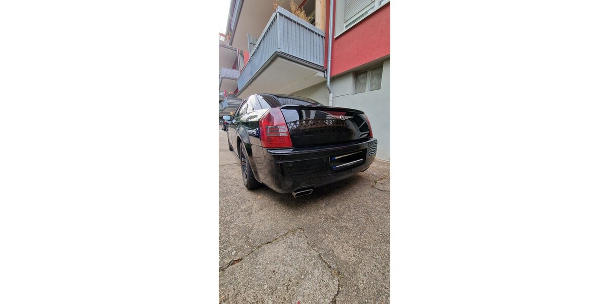 Chrysler 300C 290.000 km 5.500 &euro; Köln 50667