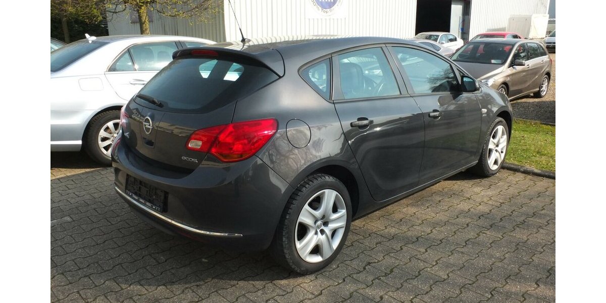 Opel Astra ACTIVE KLIMAANLAGE 17ZOLL LMF TEMPOMAT 92.855 km 6.904 &euro; Köln 50858