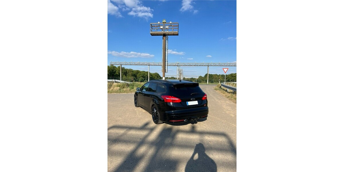 Ford Focus 79.900 km 17.800 &euro; Köln 50667