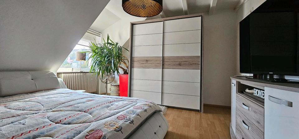 Dachgeschoßwohnung Remscheid Lüttringhausen - 3 Zimmer, 86 m&sup2;, 189.000&euro; | Angebot:24746271