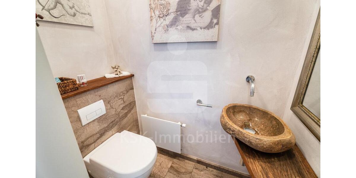 Befristeter Mietvertrag: Charmantes Reihenmittelhaus in Hürth-Efferen mit Garten, Sauna & Garage. 5 zimmer