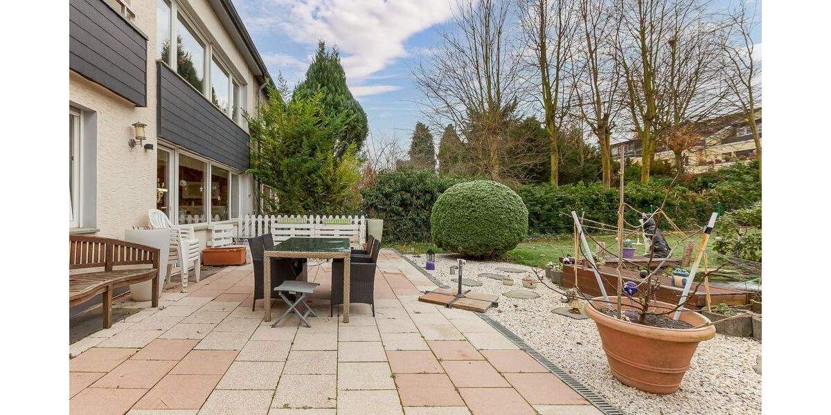 Solides 3-Familienhaus in ruhiger Lage von Pulheim - im südlichen Bereich von Stommeln 8 zimmer